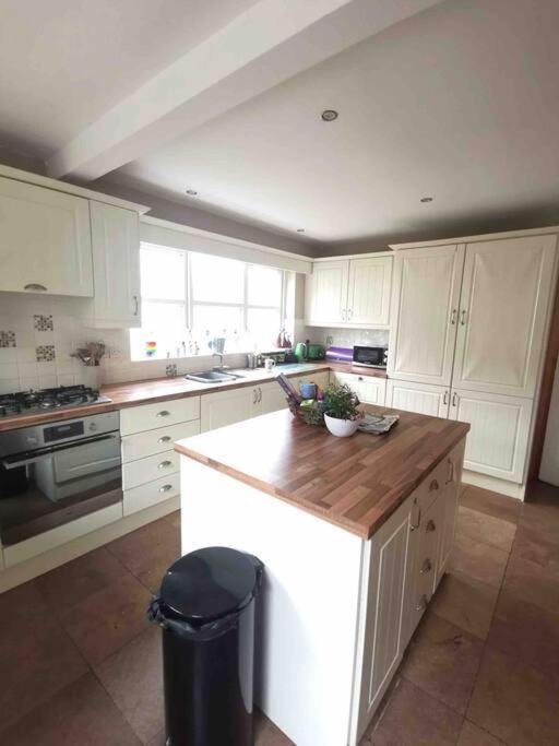 Pet Friendly Derry Airport, Nature Walks Holiday home