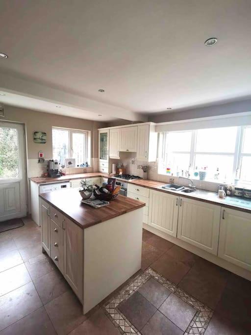 Pet Friendly Derry Airport, Nature Walks Holiday home *