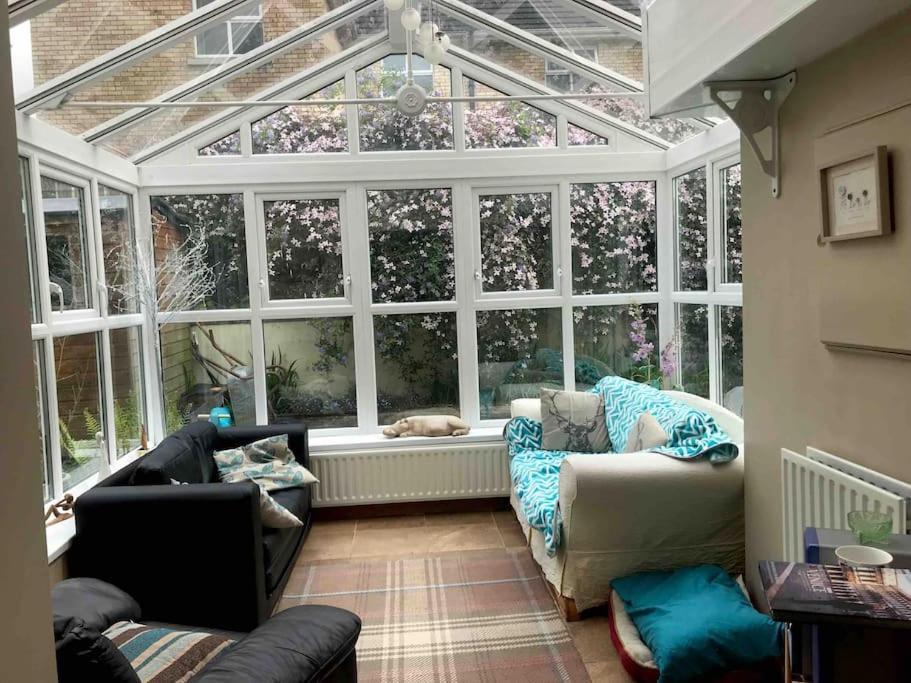 Pet Friendly Derry Airport, Nature Walks Holiday home Eglinton